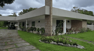 Mansão Condomínio Lago Azul