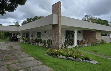 Casa no Lago Azul