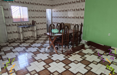 Casa Triplex à Venda – Conjunto Vale Verde