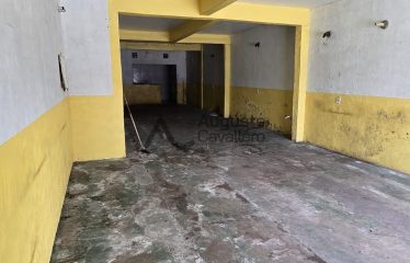 Imóvel de 2 Pavimentos à Venda