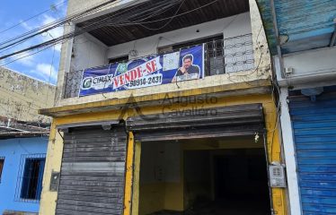 Imóvel de 2 Pavimentos à Venda